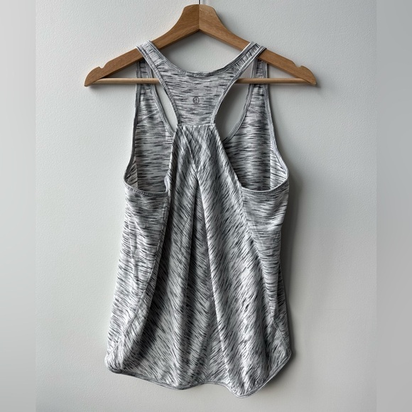 Lululemon Essential Tank - Picture 5 of 8